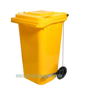 thung-rac-240-lit-dap-chan-vang