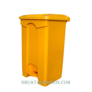 thung-rac-dap-chan-70l-vang